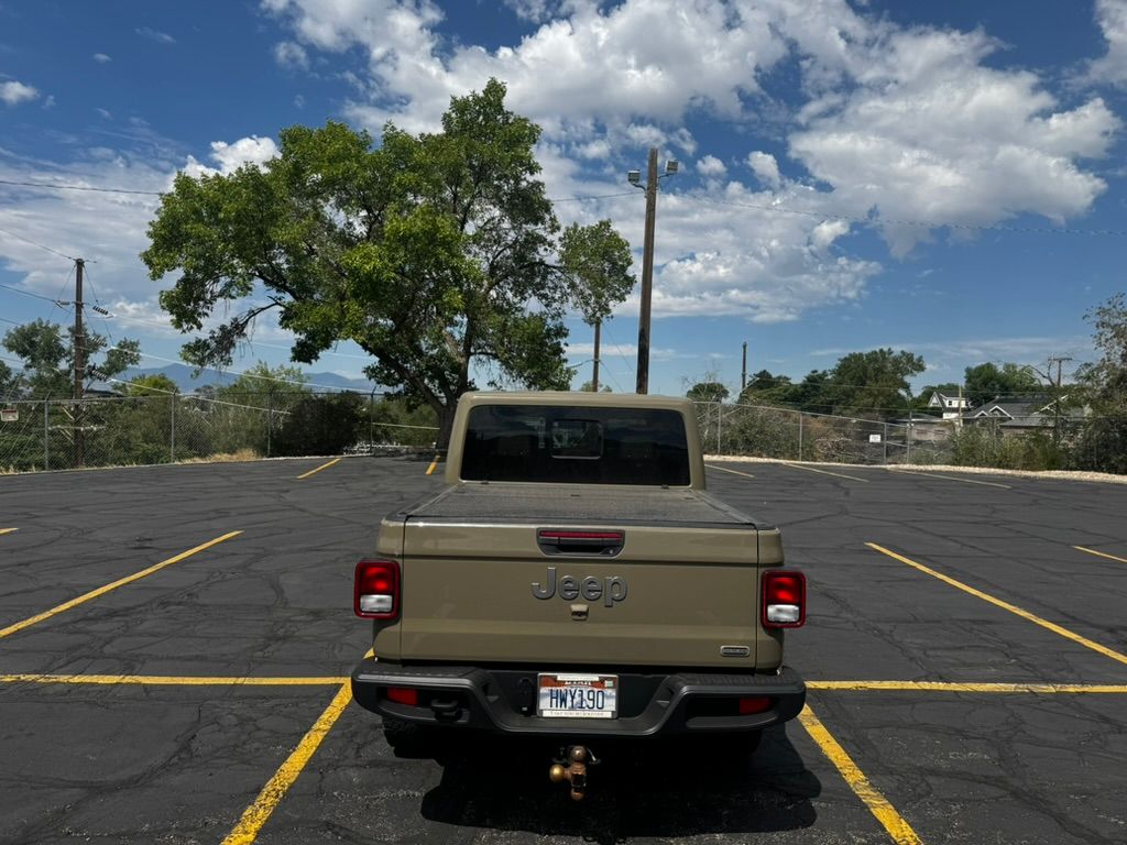Used 2020 Jeep Gladiator Overland AWD/4WD image 1