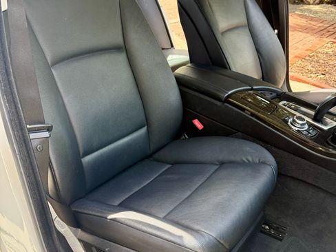 Used 2011 BMW 528i Sedan RWD image 15