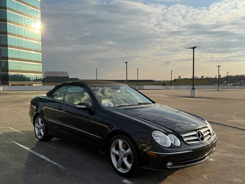 Used 2005 Mercedes-Benz CLK 320 Cabriolet image 2