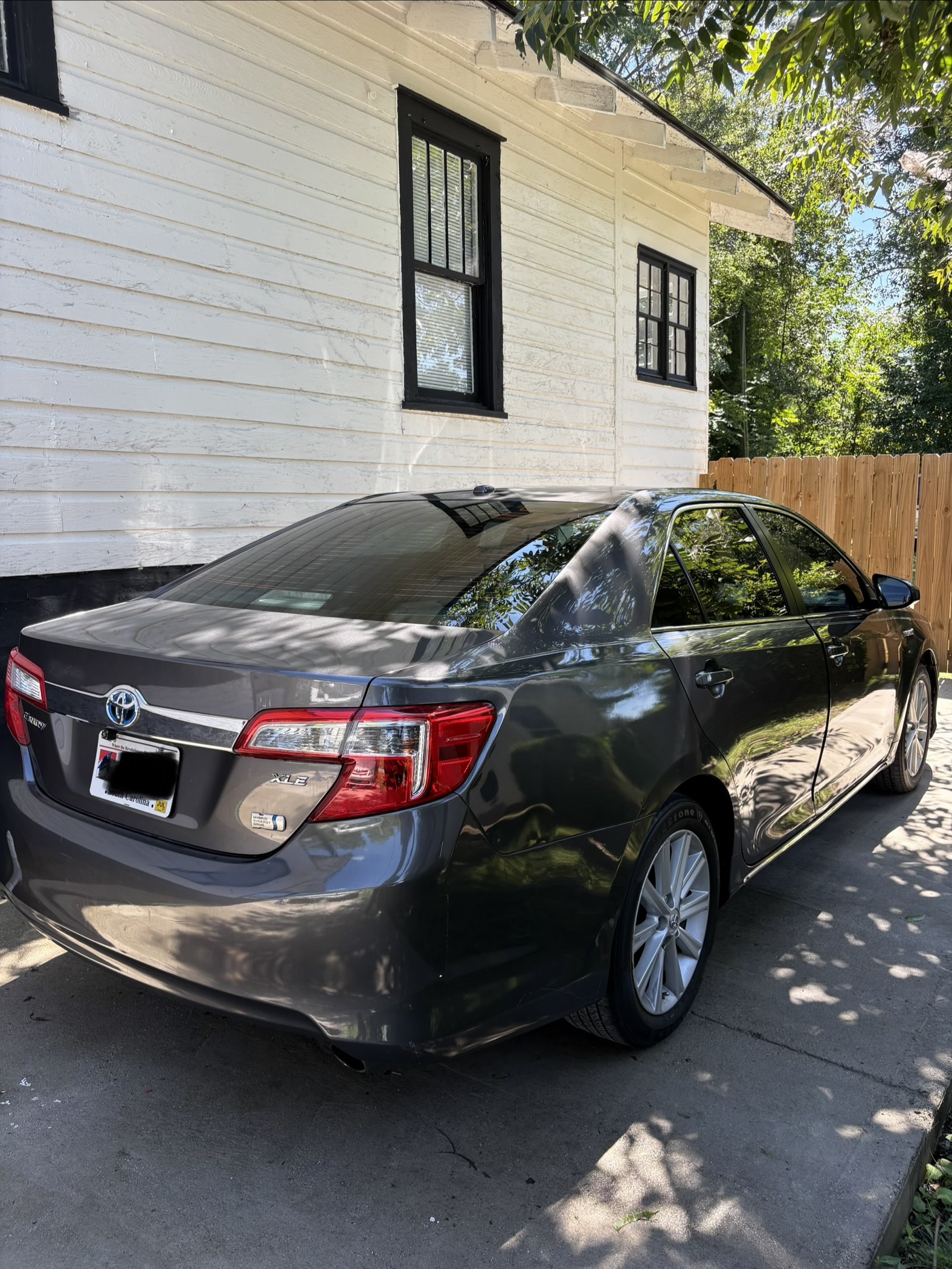 Used 2013 Toyota Camry XLE w/ Convenience Pkg FWD image 2