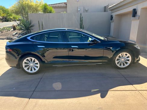 Used 2018 Tesla Model S 100D image 9