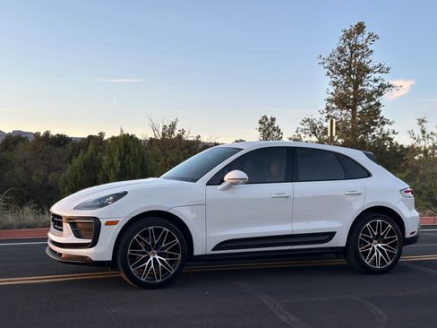 Used 2023 Porsche Macan image 14