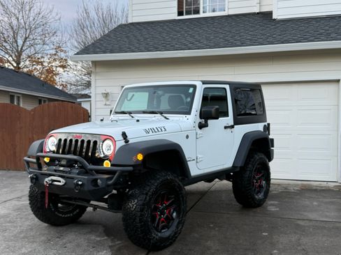 Used 2017 Jeep Wrangler Sport image 14