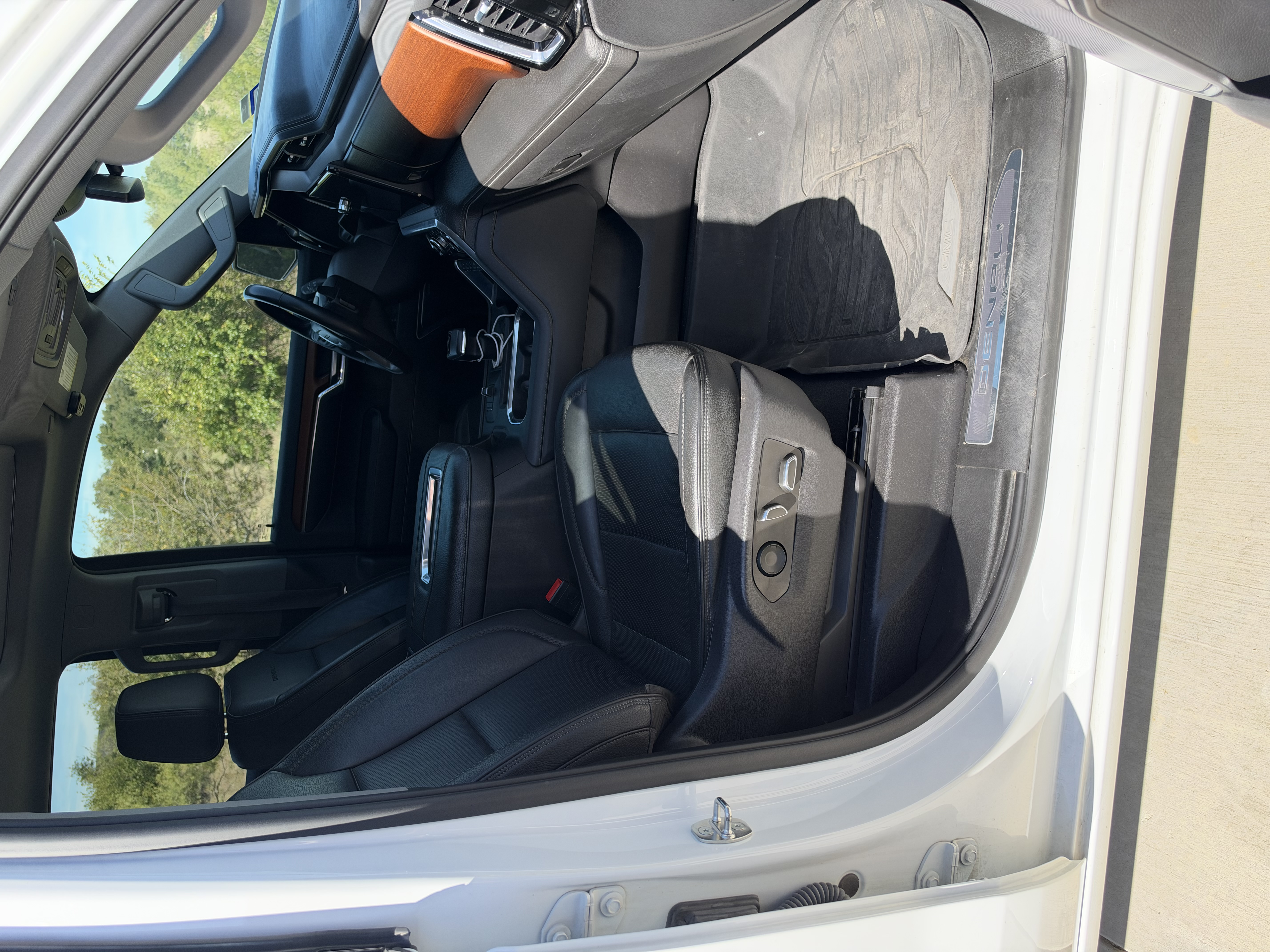 Used 2022 GMC Sierra 1500 Denali RWD image 8