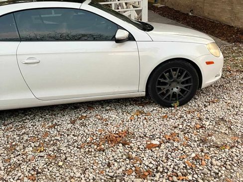 Used 2010 Volkswagen Eos Lux image 6