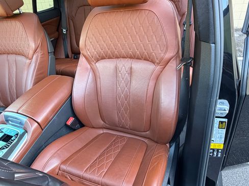 Used 2021 BMW X5 M50i w/ Executive Package image 11