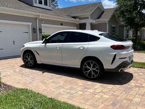 Used 2024 BMW X6 xDrive40i w/ Premium Package AWD/4WD image 5