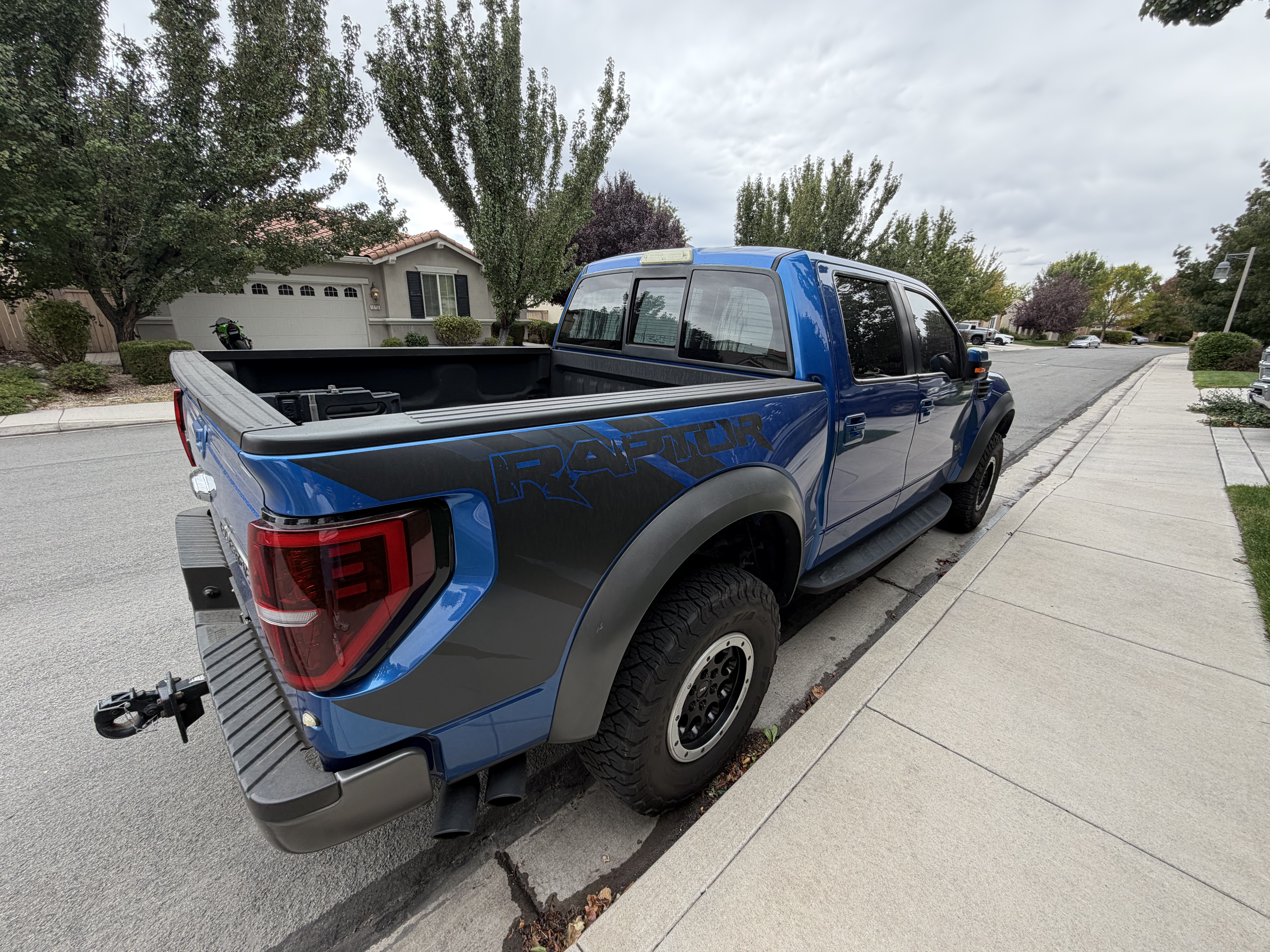 Used 2013 Ford F150 Raptor w/ Luxury Equipment Group AWD/4WD image 2