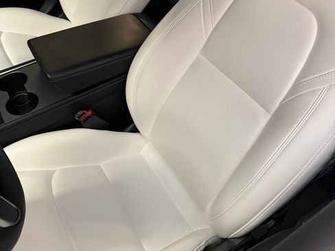 Used 2023 Tesla Model 3 Performance image 6