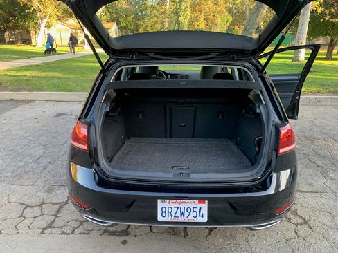 Used 2020 Volkswagen Golf 4-Door image 12