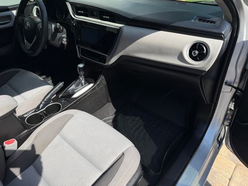 Used 2018 Toyota Corolla LE FWD image 20