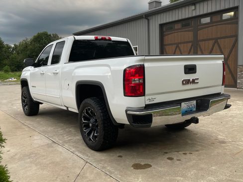 Used 2019 GMC Sierra 1500 SLE w/ SLE Value Package AWD/4WD image 6