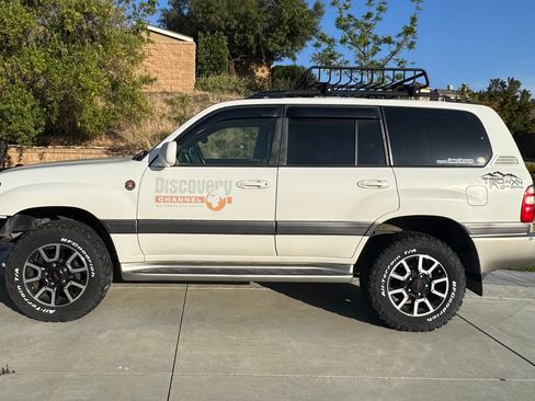 Used 2004 Toyota Land Cruiser AWD/4WD image 5