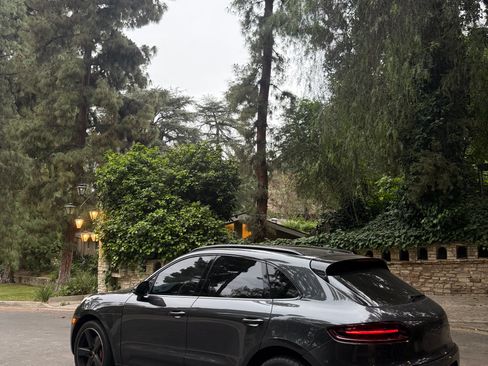 Used 2018 Porsche Macan GTS w/ Premium Package Plus image 6