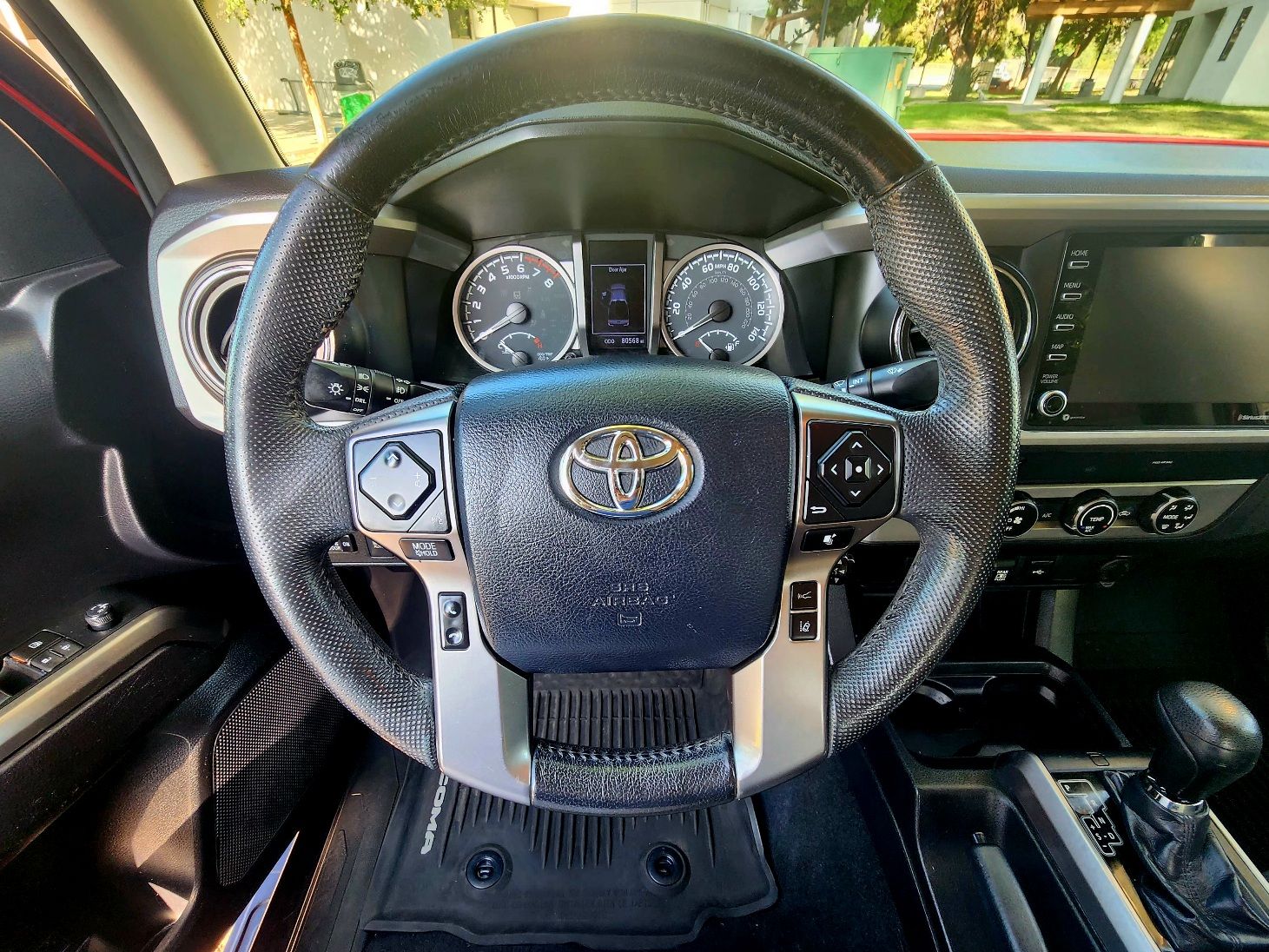 Used 2020 Toyota Tacoma SR5 RWD image 8
