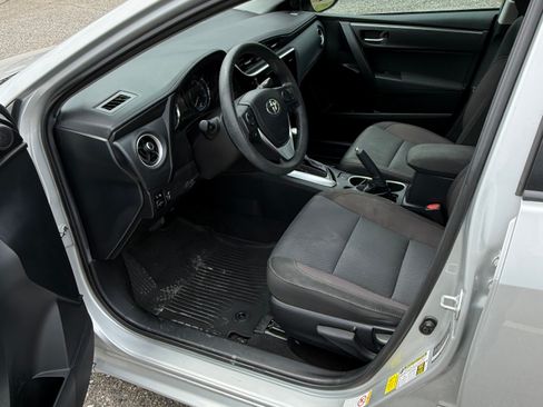 Used 2017 Toyota Corolla LE image 6