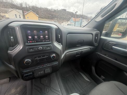 Used 2021 Chevrolet Silverado 2500 Custom w/ Custom Value Package image 18