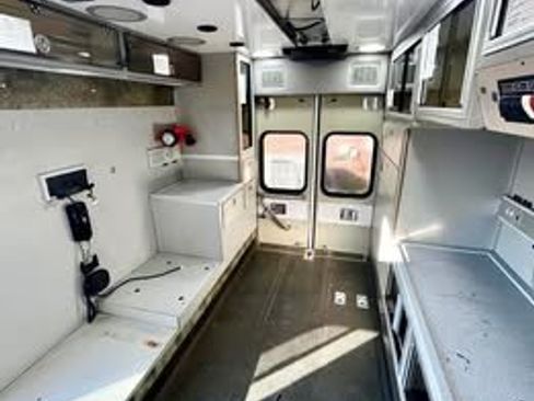 Used 2013 RAM 4500 Tradesman w/ Ambulance Prep Group image 10