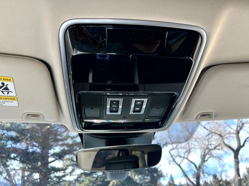 Used 2020 Land Rover Range Rover HSE image 27