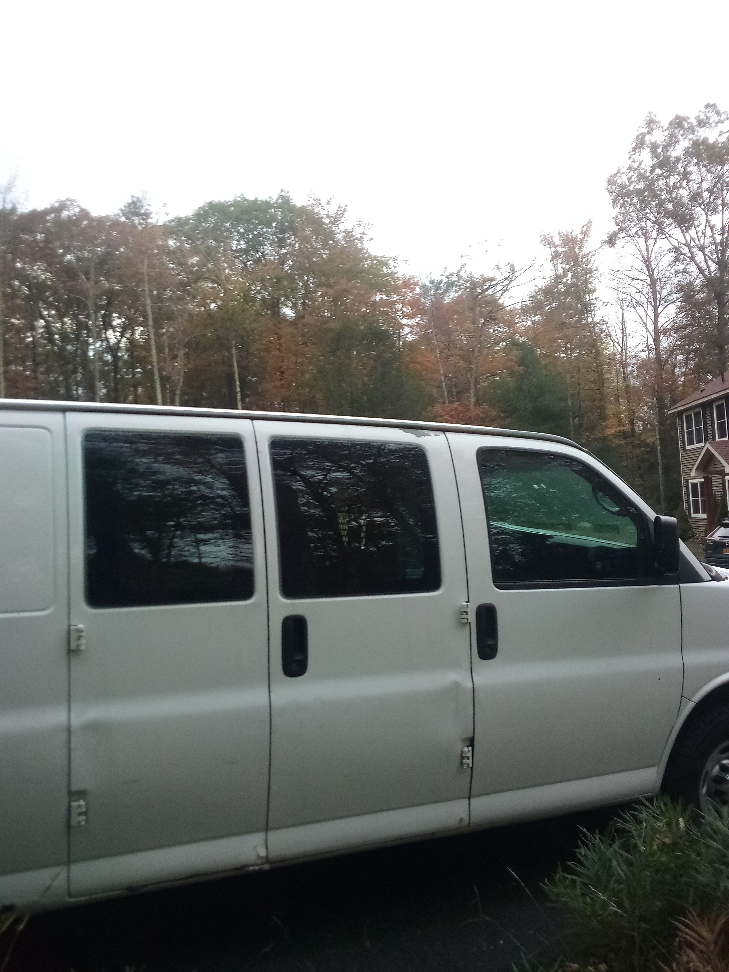 Used 2012 Chevrolet Express 3500 Extended RWD image 4