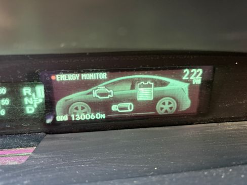 Used 2014 Toyota Prius Four FWD image 12