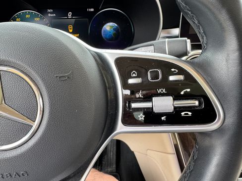 Used 2020 Mercedes-Benz GLC 300 4MATIC image 5