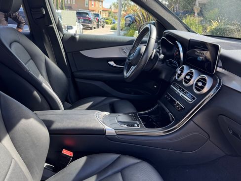 Used 2021 Mercedes-Benz GLC 300 image 5