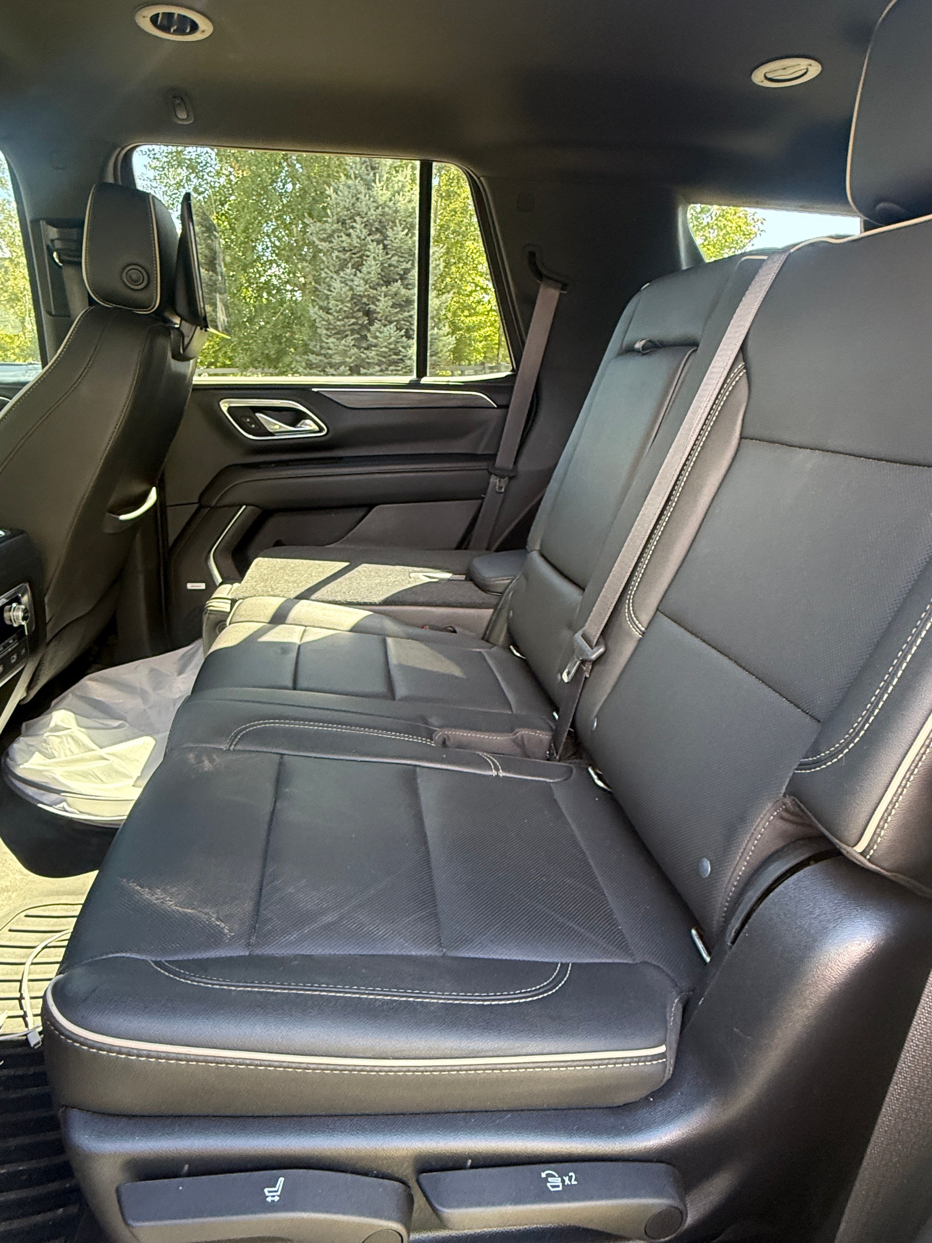 Used 2021 GMC Yukon SLT w/ Rear Media and Nav Package AWD/4WD image 9