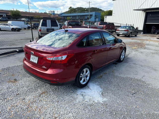 Used 2013 Ford Focus SE FWD image 2