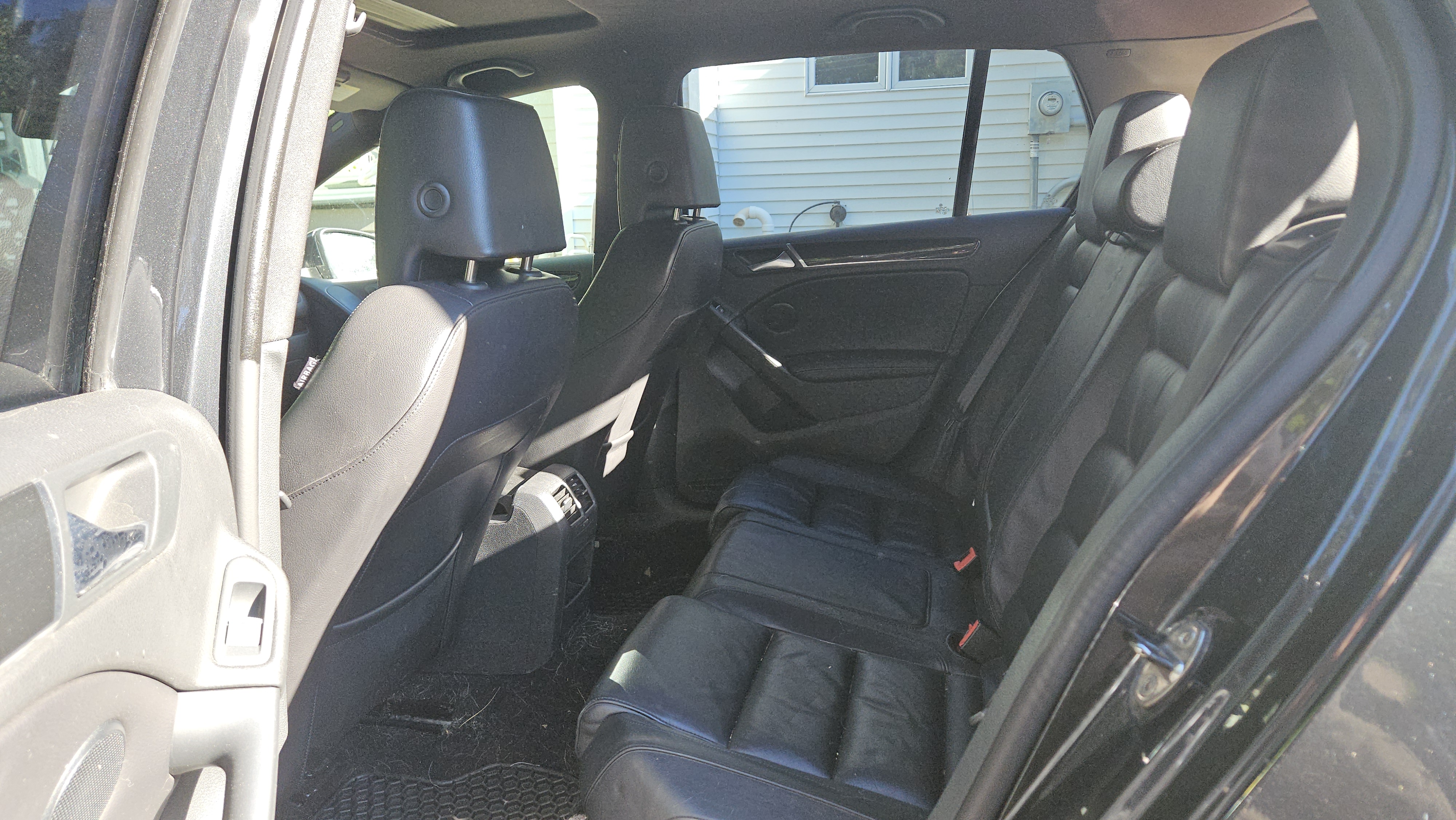 Used 2010 Volkswagen GTI 4-Door FWD image 6