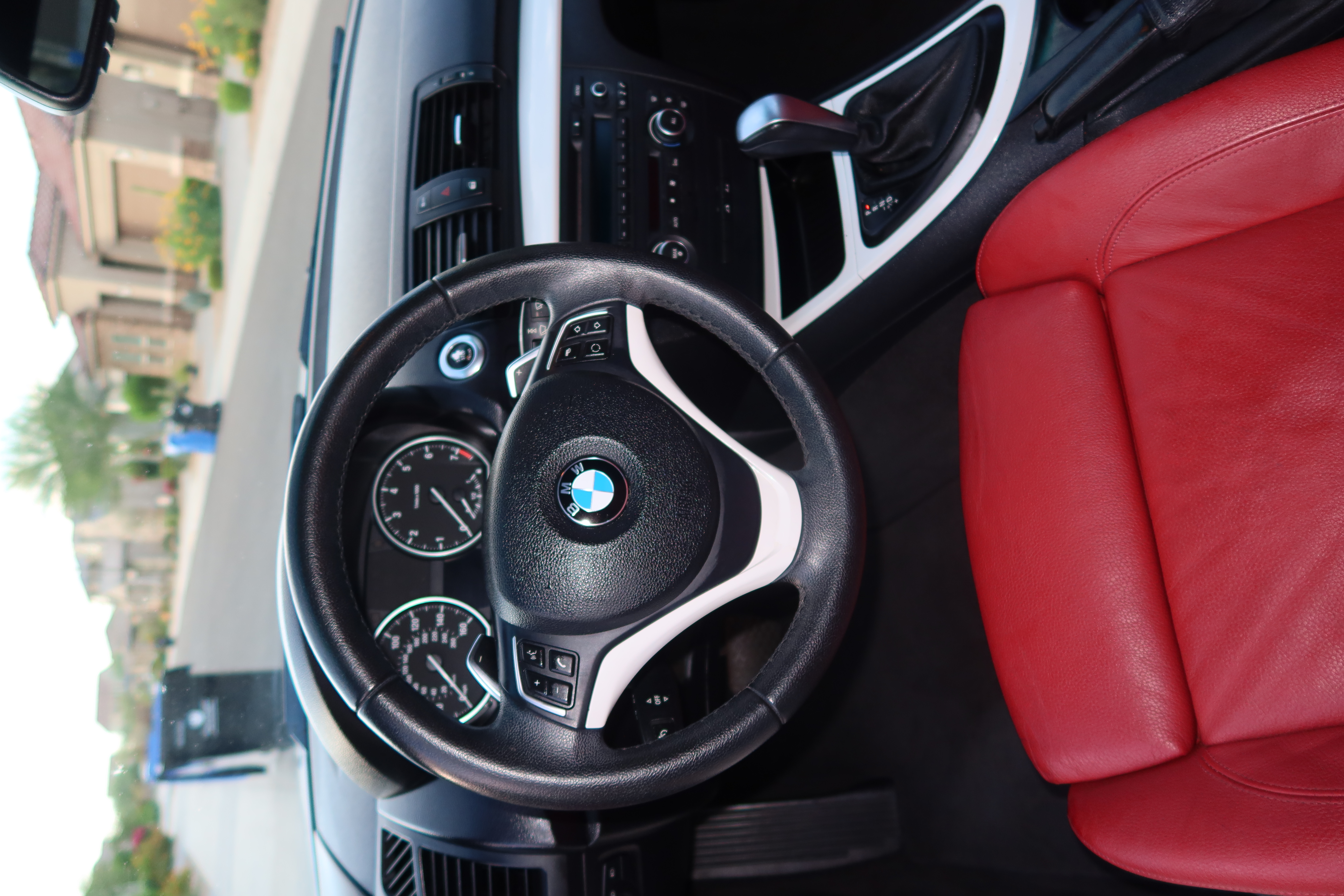 Used 2012 BMW 128i Convertible RWD image 4