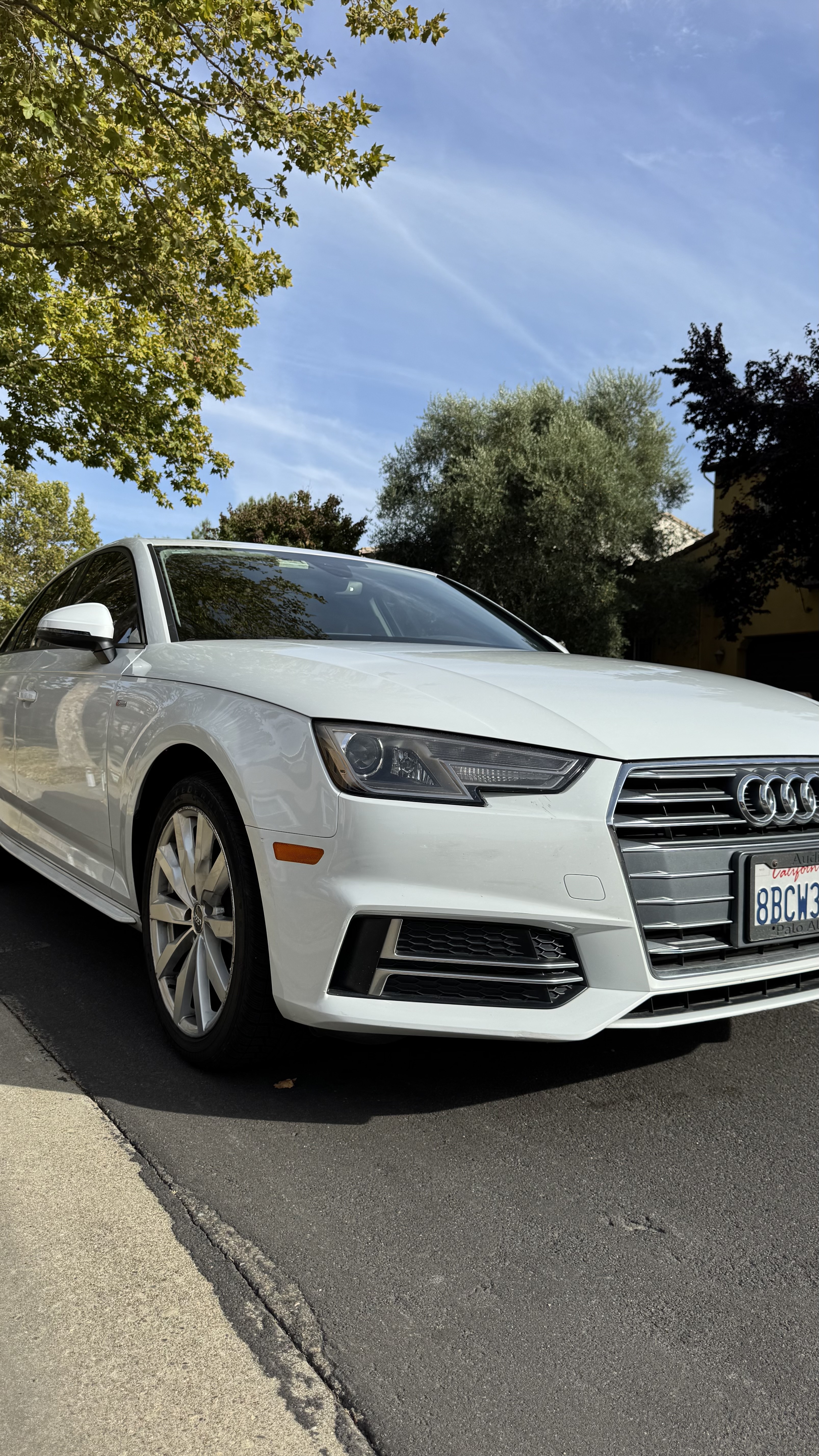 Used 2018 Audi A4 2.0T Ultra Premium w/ Convenience Package FWD image 1