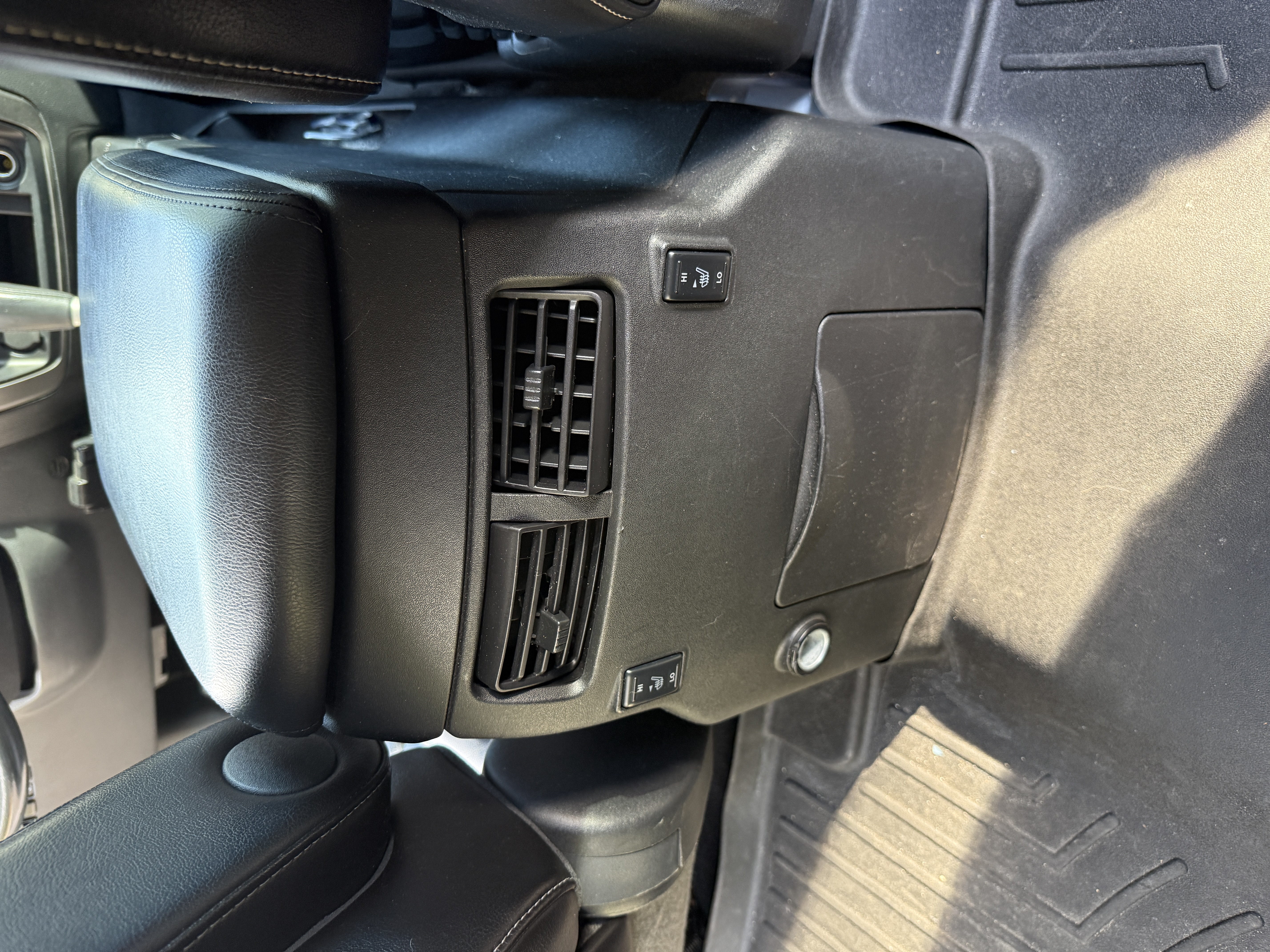Used 2015 Nissan Armada Platinum w/ 2nd Row Captain Seat Package AWD/4WD image 30