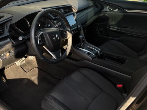 Used 2018 Honda Civic Sport image 10