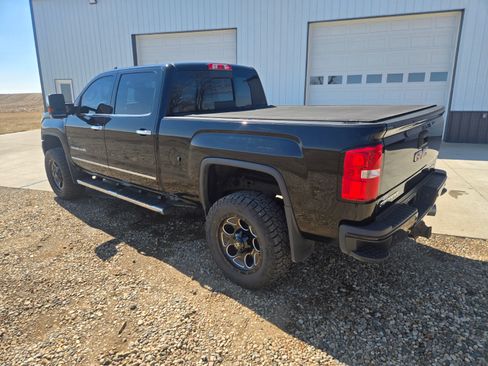 Used 2017 GMC Sierra 2500 Denali w/ Duramax Plus Package image 6