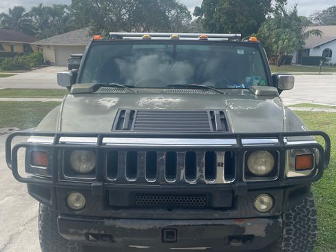 Used 2003 HUMMER H2 w/ Preferred Equipment Group image 1