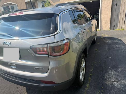 Used 2018 Jeep Compass Latitude w/ Cold Weather Group AWD/4WD image 17