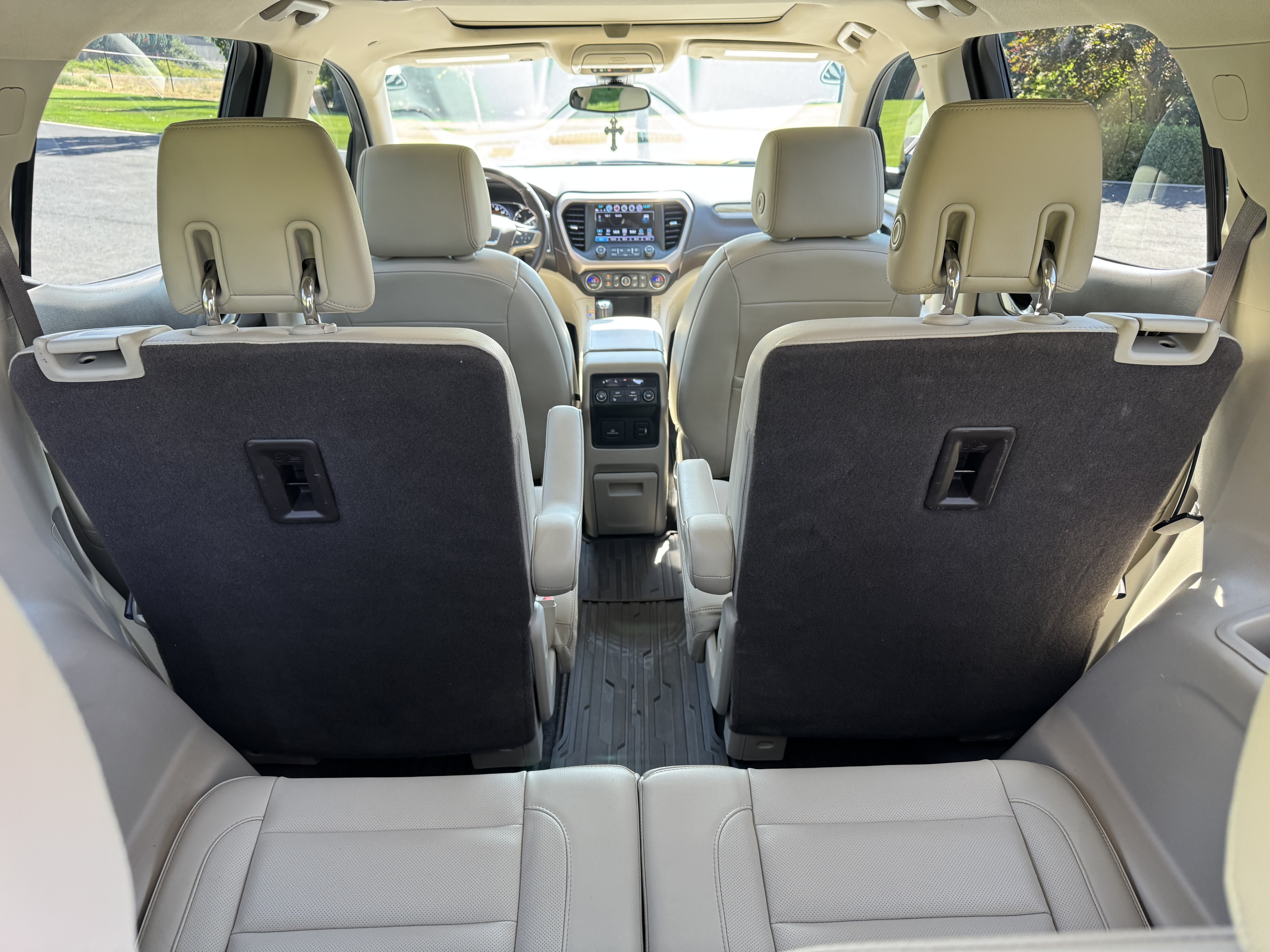 Used 2018 GMC Acadia Denali w/ Technology Package AWD/4WD image 17
