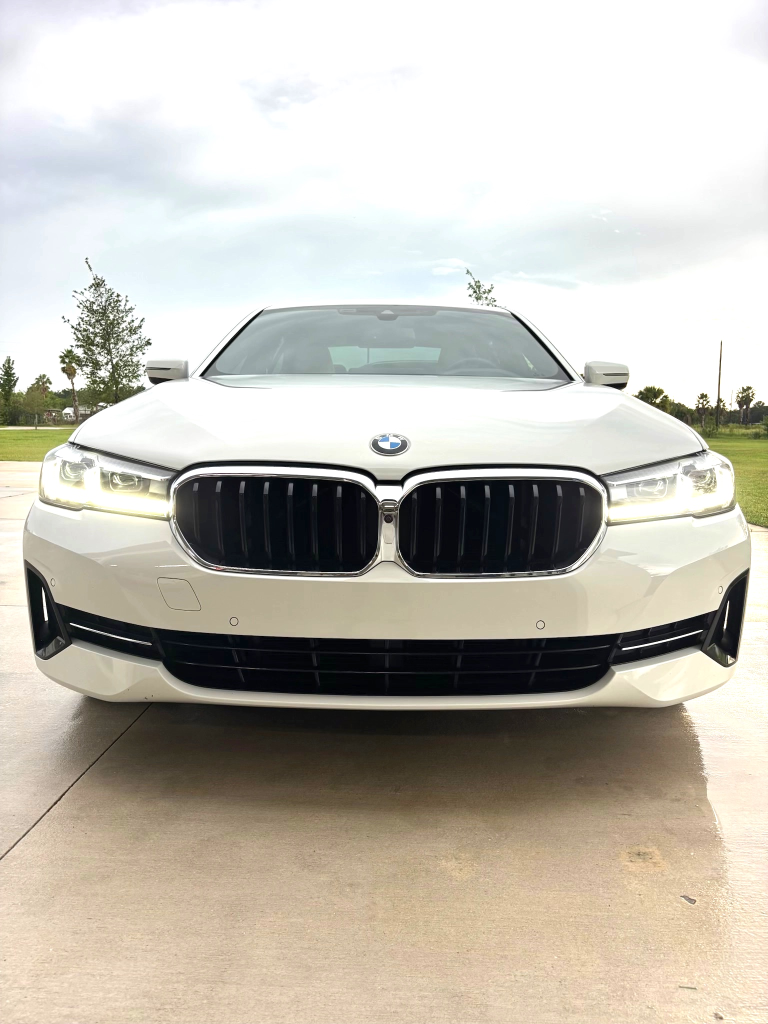 Used 2021 BMW 530i w/ Premium Package RWD image 1