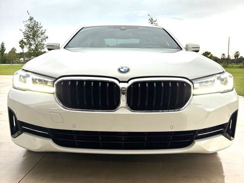 Used 2021 BMW 530i w/ Premium Package RWD image 1
