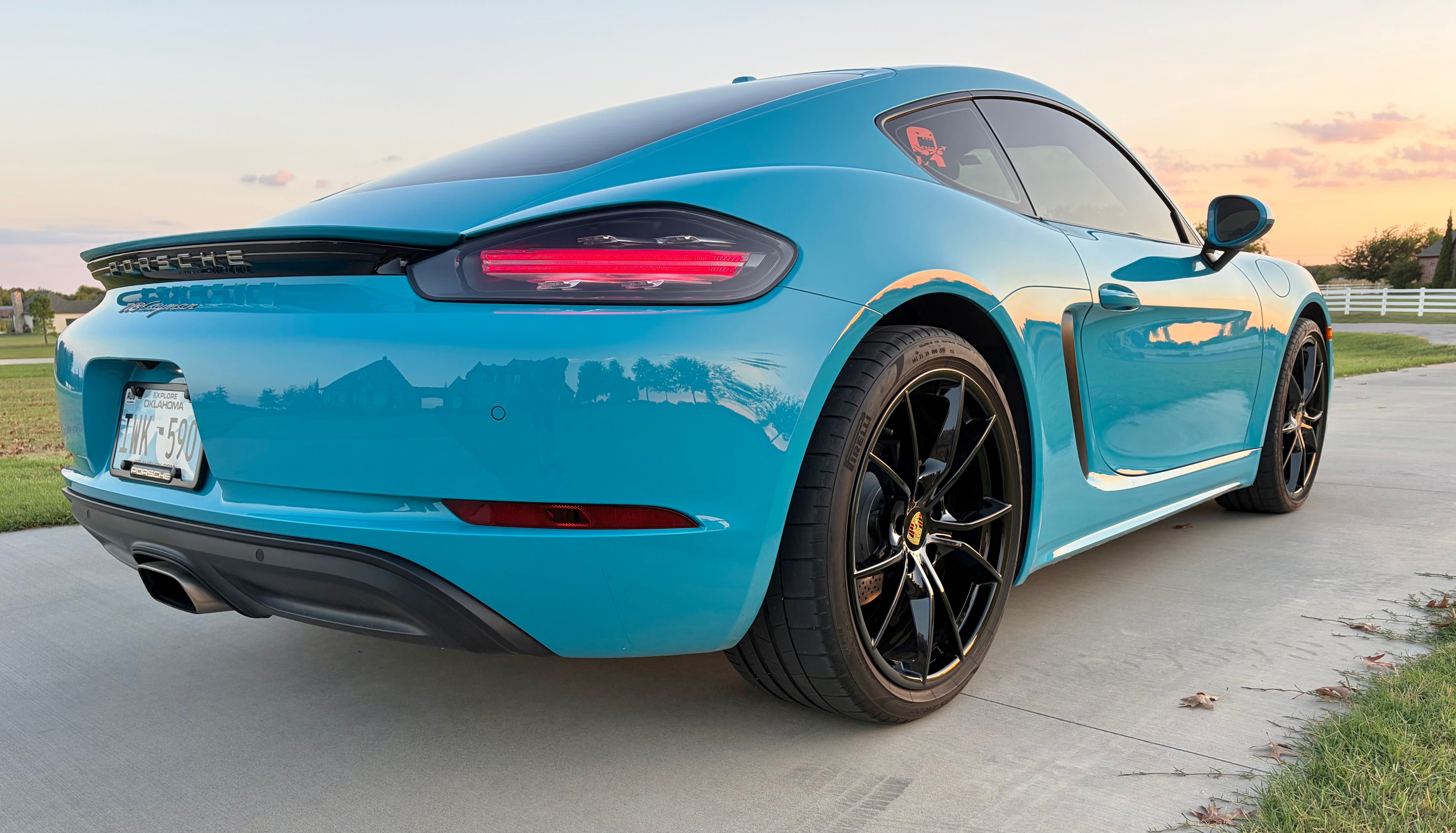 Used 2019 Porsche 718 Cayman RWD image 11