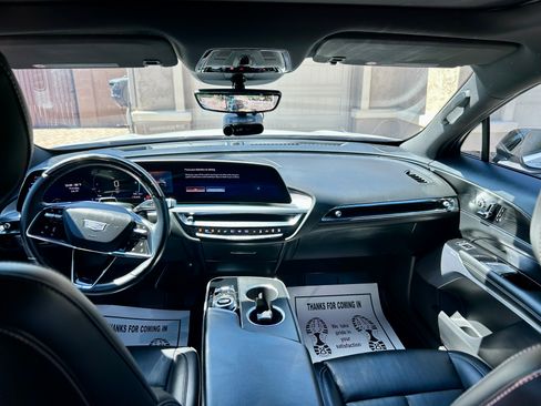 Used 2024 Cadillac Lyriq Luxury RWD image 9
