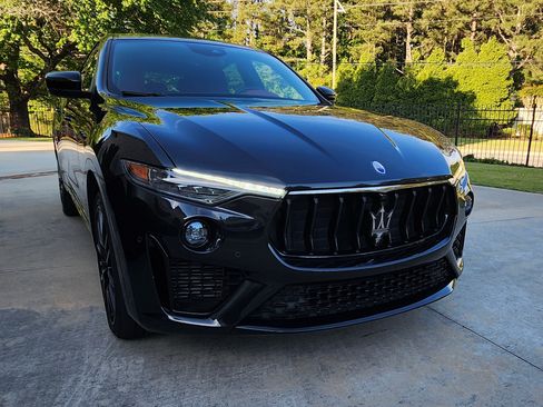 Used 2021 Maserati Levante GranSport AWD/4WD image 2