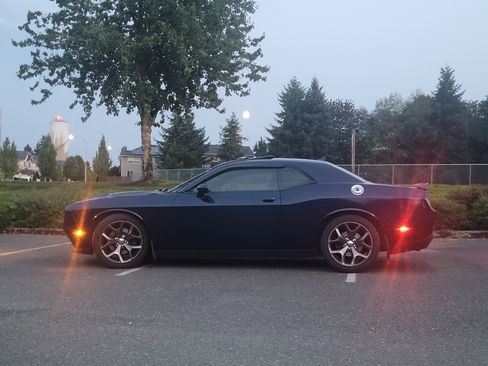 Used 2015 Dodge Challenger SXT Plus w/ Driver Convenience Group image 5