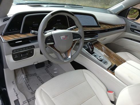 Used 2021 Cadillac Escalade Premium Luxury Platinum AWD/4WD image 13