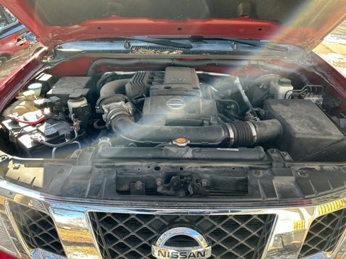 Used 2010 Nissan Frontier SE w/ SE Value Truck Pkg image 5