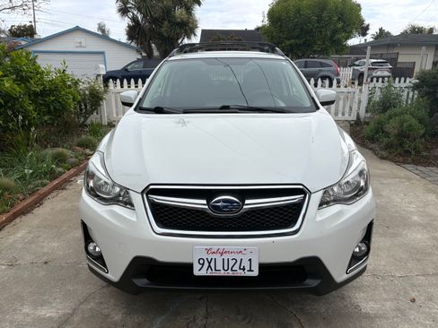 Used 2017 Subaru Crosstrek 2.0i Premium image 2