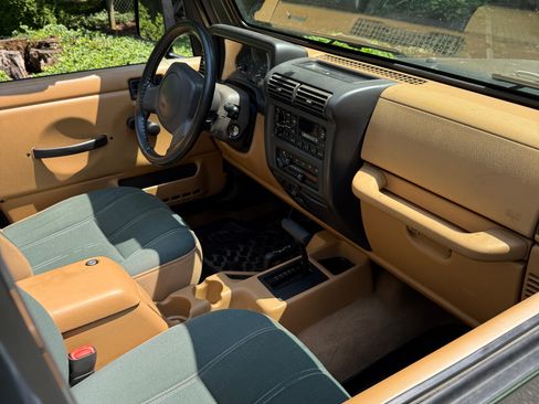 Used 1998 Jeep Wrangler Sahara AWD/4WD image 6