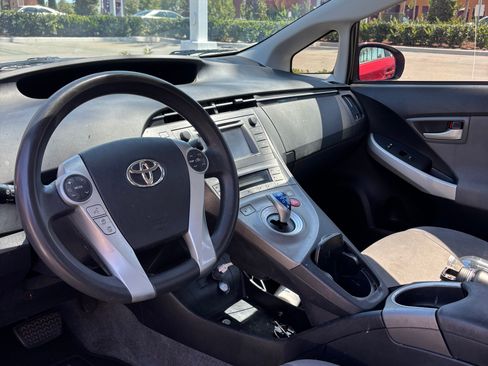 Used 2013 Toyota Prius Three w/ Solar Roof Pkg FWD image 6