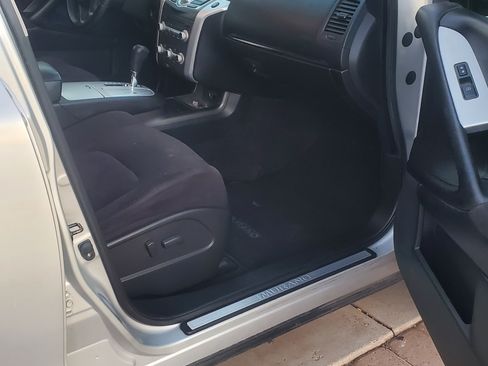 Used 2013 Nissan Murano SV image 2